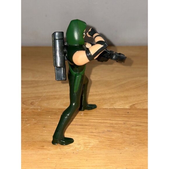 Green Arrow Action Figure By McDonalds 2016 DC Comics 3" Collectible With Bow - Picture 4 of 6